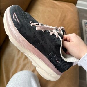 Hoka Clifton 9 Women’s Black and Light Pink Running Shoe